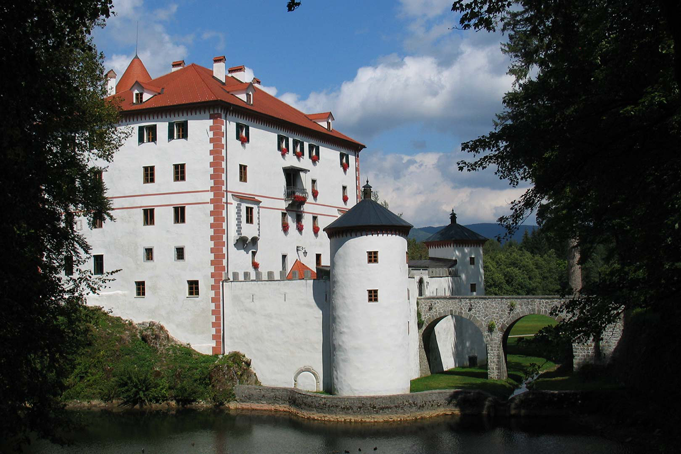 Snežnik Castle